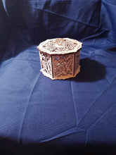 Load image into Gallery viewer, Filigree boxes