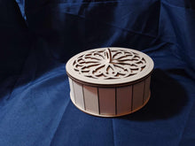 Load image into Gallery viewer, Filigree boxes