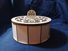 Load image into Gallery viewer, Filigree boxes