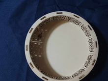 Load image into Gallery viewer, Filigree boxes