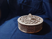 Load image into Gallery viewer, Filigree boxes