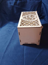 Load image into Gallery viewer, Filigree boxes