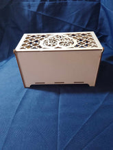 Load image into Gallery viewer, Filigree boxes